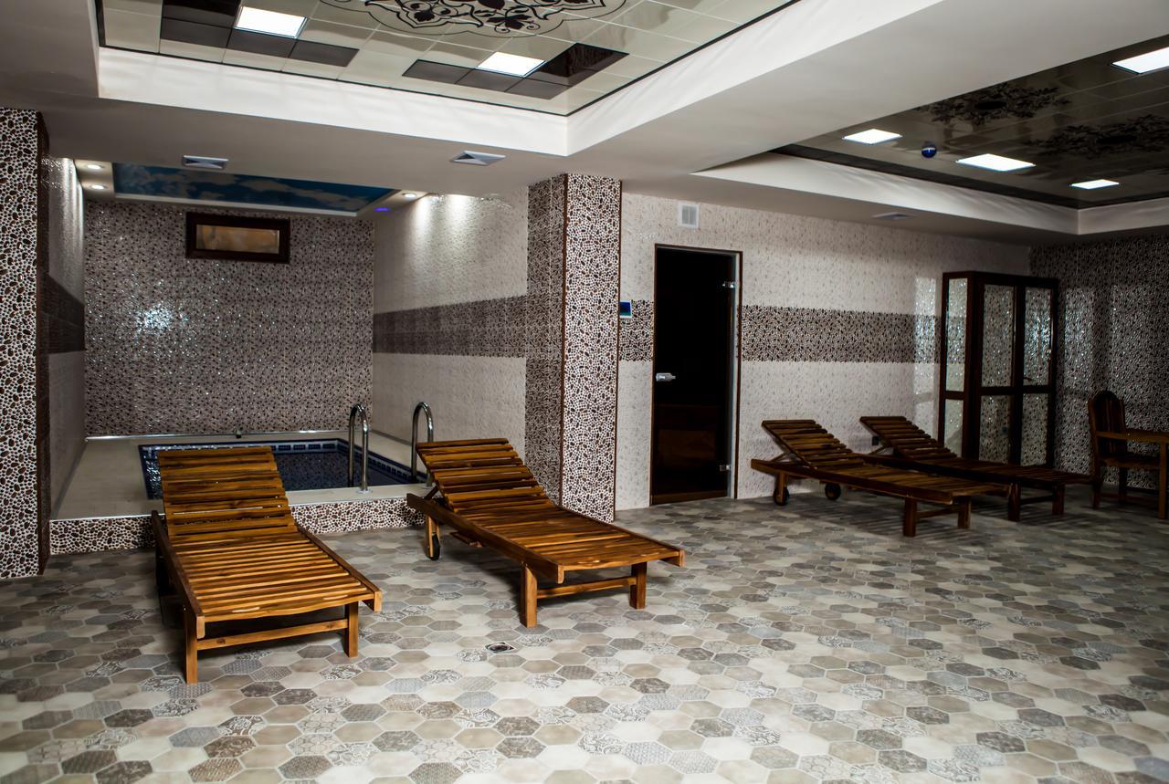 Azalea Hotel Bakoe Buitenkant foto